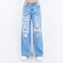Load image into Gallery viewer, WIDE LEG RELEASED HEM JEANS
