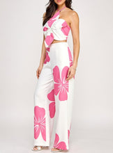 Load image into Gallery viewer, Lauris Flower Set
