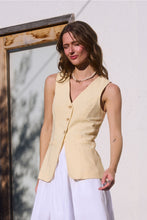 Load image into Gallery viewer, Cassie Vest
