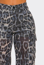 Load image into Gallery viewer, Animal Print cargo
